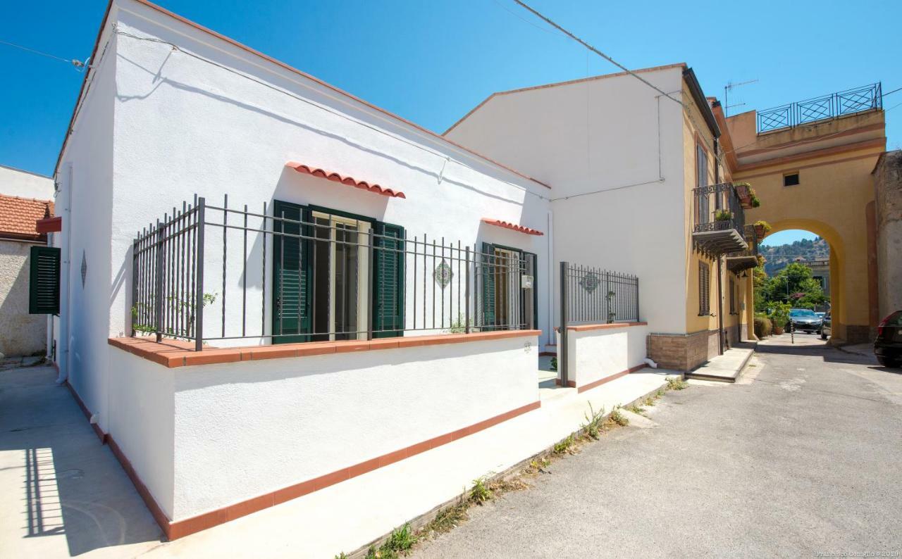 Вилла Casa Martini Mondello Палермо Экстерьер фото